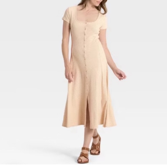 Universal Thread Dresses & Skirts - Universal Thread Beige Midi Dress